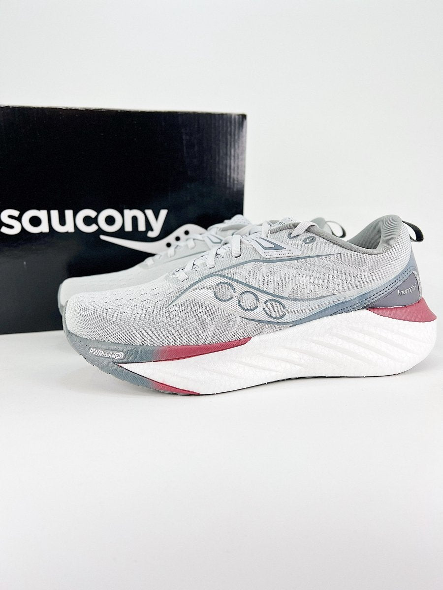 Saucony TRIUMPH 22 - Royal Feet 2025