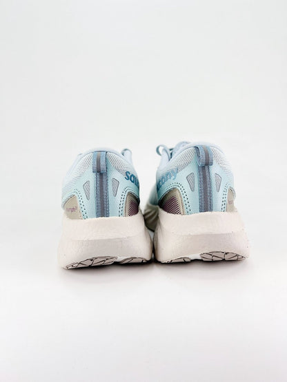 Saucony TRIUMPH 22 - Royal Feet 2025