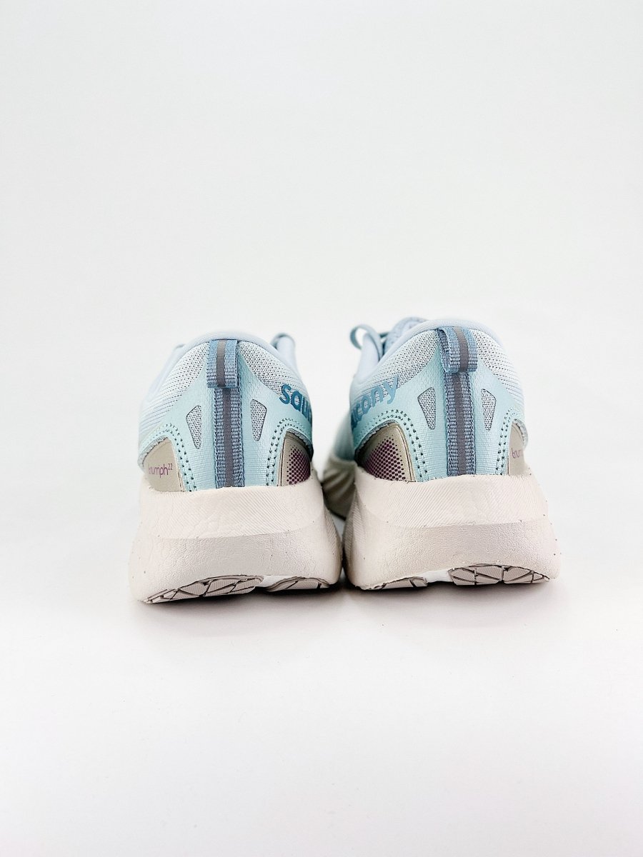 Saucony TRIUMPH 22 - Royal Feet 2025