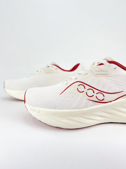 Saucony TRIUMPH 22 - Royal Feet 2025
