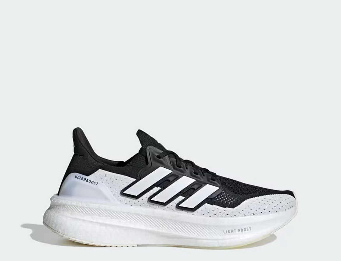 ULTRA BOOST - Royal Feet 2025